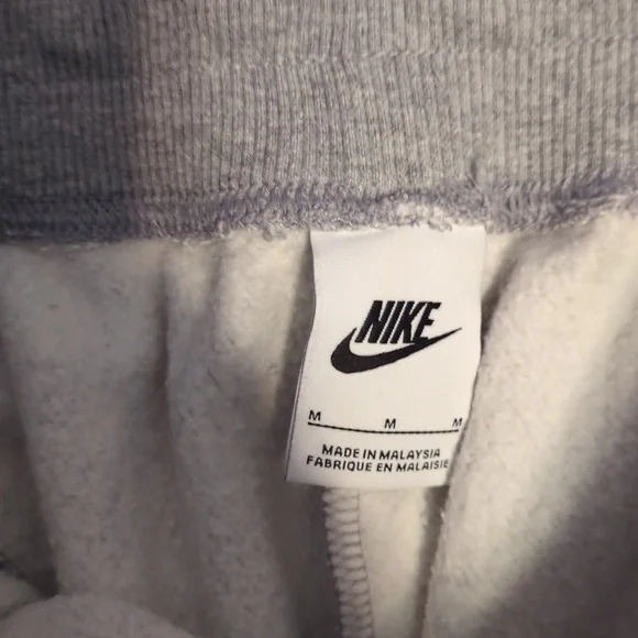 Nike Sportswear Club Fleece Oversized Sweatpants - Picture 3 of 5
